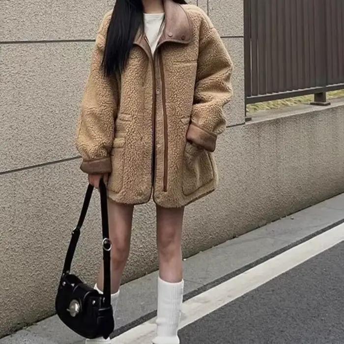 Veste épaisse réversible en daim et laine d'agneau pour femme