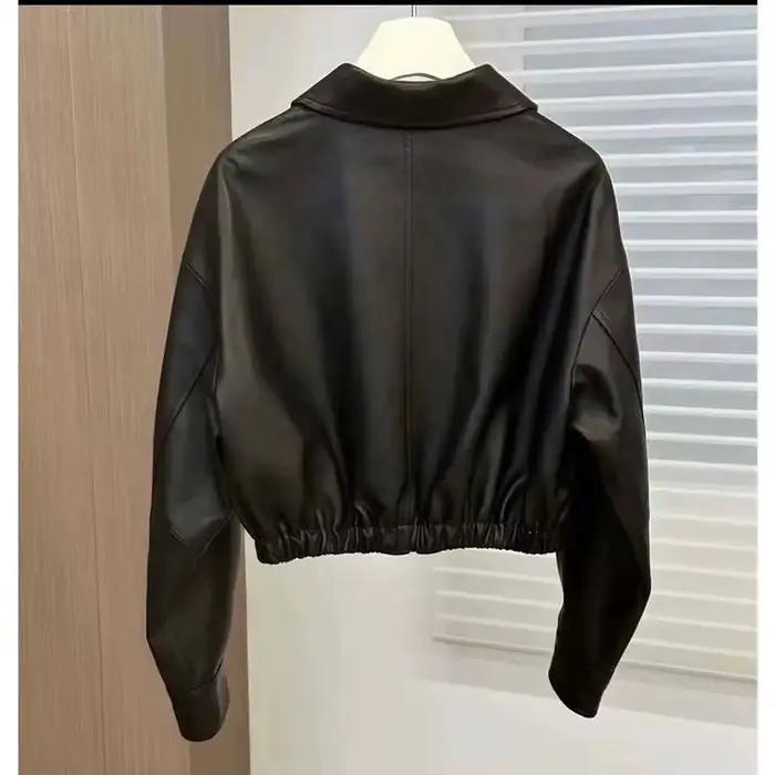 Manteau en cuir pour femmes Printemps Automne 2026 Col carré Court Femme Faux PU Vêtement d'extérieur Design tendance
