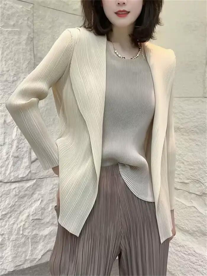 Veste femme Miyake plissée à manches longues Cardigan
