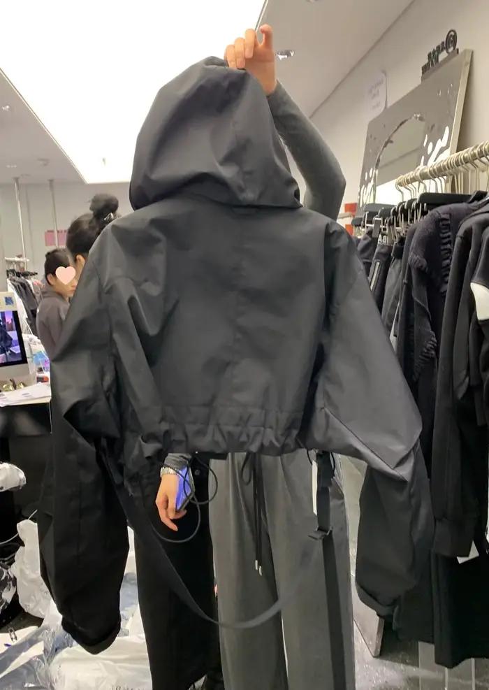 Veste courte à capuche pour femme