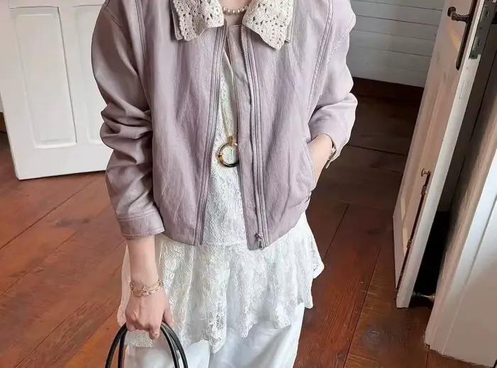 Veste Courte en Cuir à Col Revers avec Dentelle et Patchwork pour Femme – Collection Printemps 2026