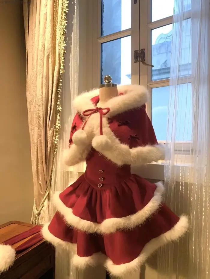 Ensemble manteau de noël rouge joyeux et mignon, ensemble deux pièces pour femmes, sens de l'atmosphère du nouvel an, thème de noël