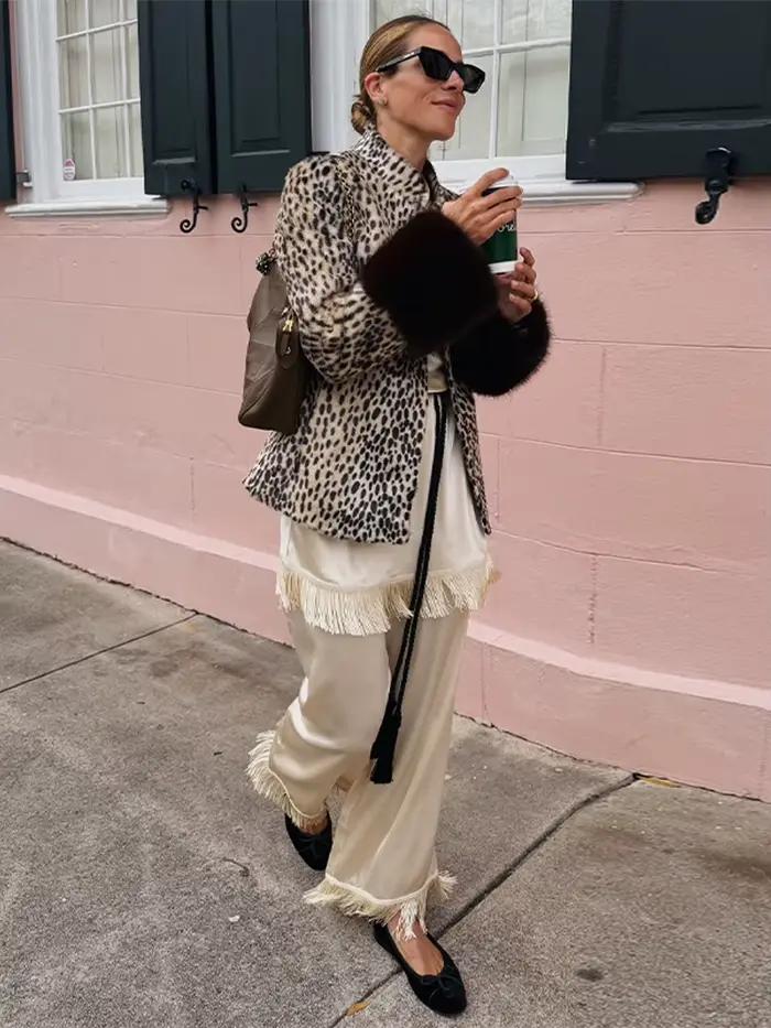 Veste Vintage Léopard Femme avec Épaulettes Manches Longues en Fausse Fourrure Patchwork Manteau Ajusté