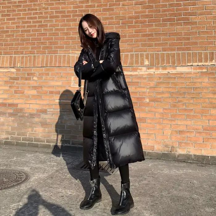 Parka noire brillante pour femme