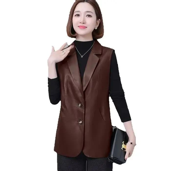 Gilet en cuir PU pour femmes, coupe ajustée, col rabattu, polyester, bouton et poches, gilet sans manches pour automne et hiver, vêtement extérieur chic et pratique