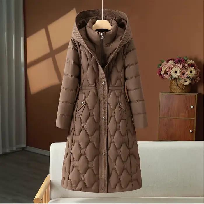 Parka féminine décontractée ample et chaude avec capuche détachable pour femmes style moderne saison automne-hiver 2025