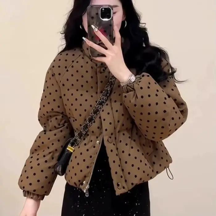 Veste courte Pop Wave Point pour femme en hiver, avec une sensation haut de gamme et un col montant. Veste en coton épais pour superposition