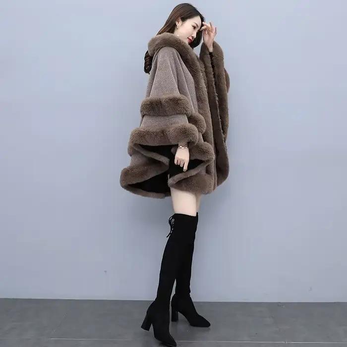 Manteau Cape en laine pour femme avec capuche