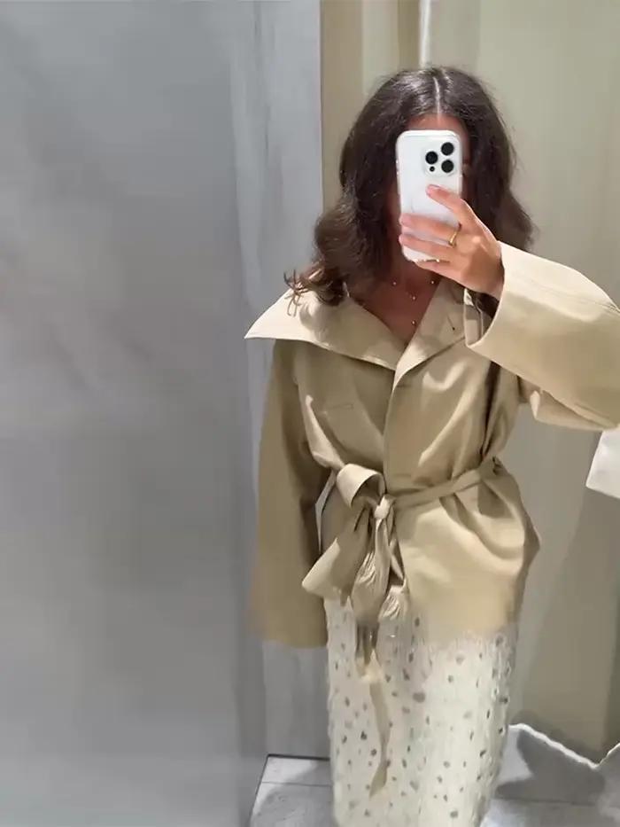 Trench-coat élégant à lacets pour femme