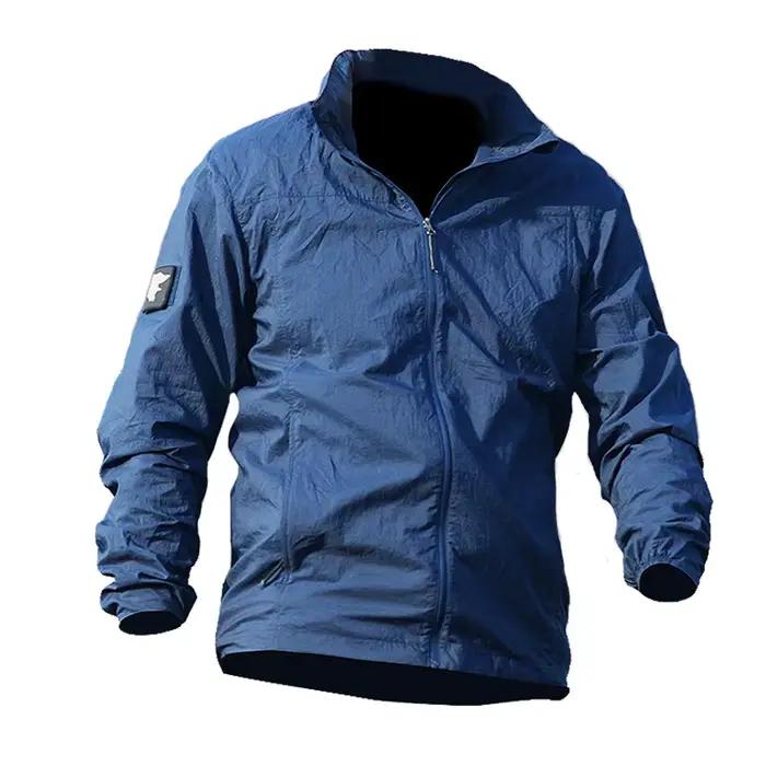 Veste imperméable à capuche pour homme