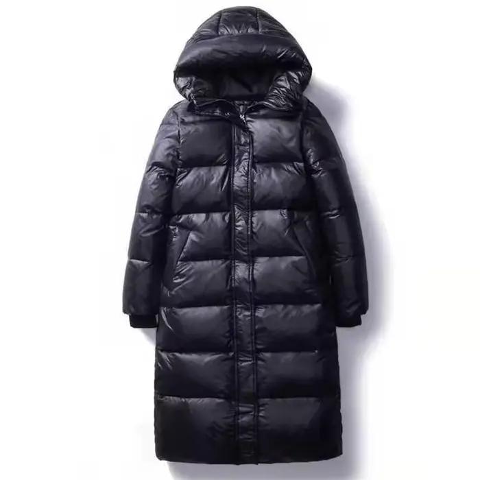 Parka noire brillante pour femme
