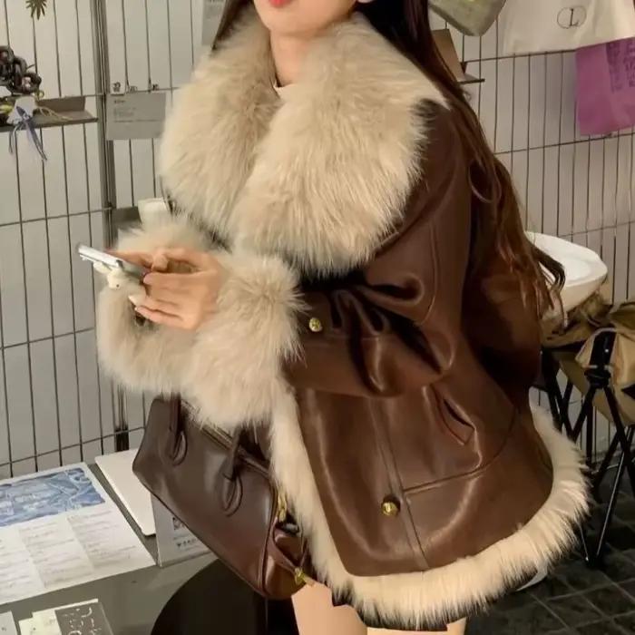 Parka avec revêtement en fourrure et cuir pour femme