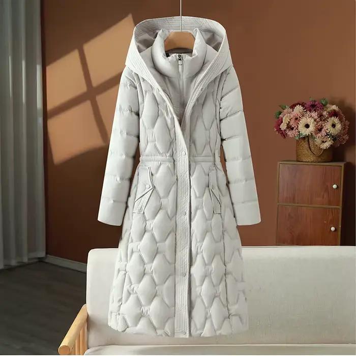 Parka féminine décontractée ample et chaude avec capuche détachable pour femmes style moderne saison automne-hiver 2025