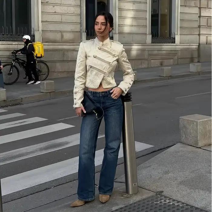 Veste Rétro Minimaliste Ajustée Courte pour Femme – Tendance Urbaine Chic Décontractée Printemps-Automne – Vêtement d'extérieur Audacieux et Élégant