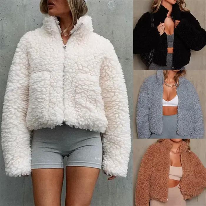 Manteau court en laine d'agneau pour femme
