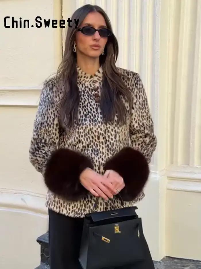 Veste Vintage Léopard Femme avec Épaulettes Manches Longues en Fausse Fourrure Patchwork Manteau Ajusté