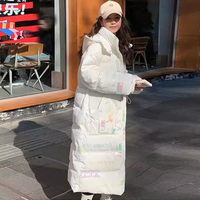 Parka pour femmes en polyester et coton avec capuche, style décontracté, fermeture éclair totale, manches bouffantes, idéale pour les femmes âgées et les occasions hivernales