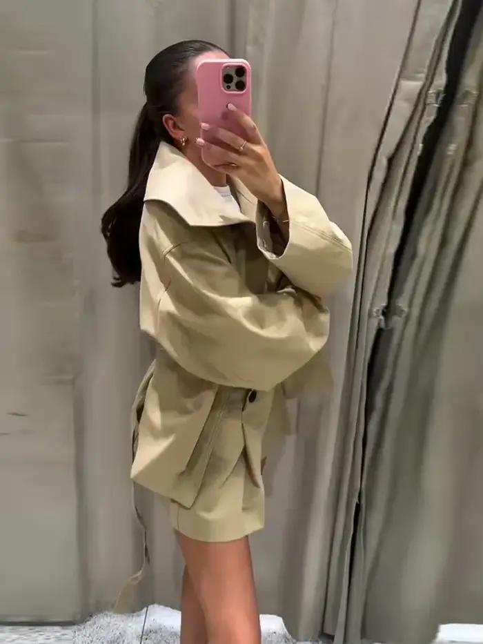 Trench-coat élégant à lacets pour femme
