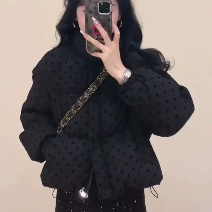 Veste courte Pop Wave Point pour femme en hiver, avec une sensation haut de gamme et un col montant. Veste en coton épais pour superposition