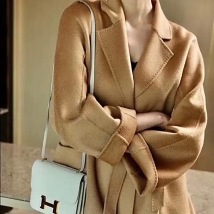 Magnifique Manteau Long en Laine Ondulée Fait Main pour Femme, Style Robe Hepburn avec Ceinture, Mod