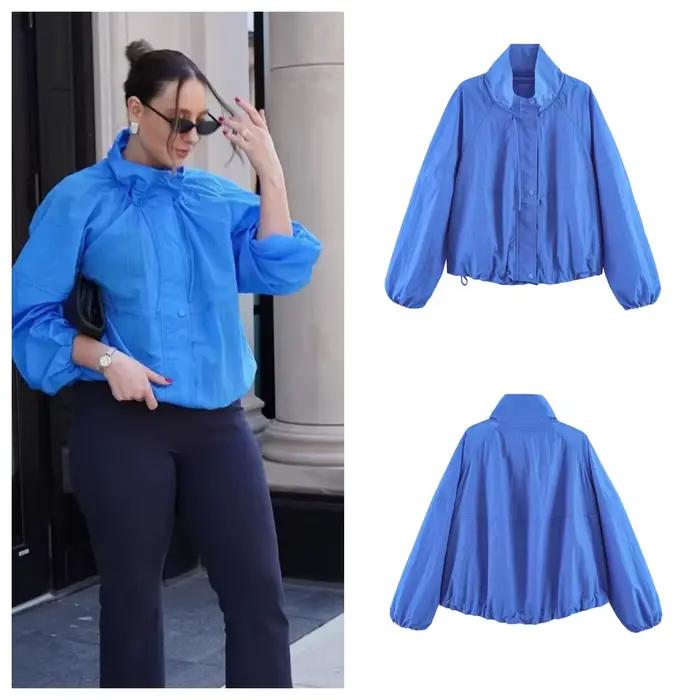 Parka Femme Élégante et Unique en Nylon Bleu à Manches Longues Plissées avec Cordon de Serrage