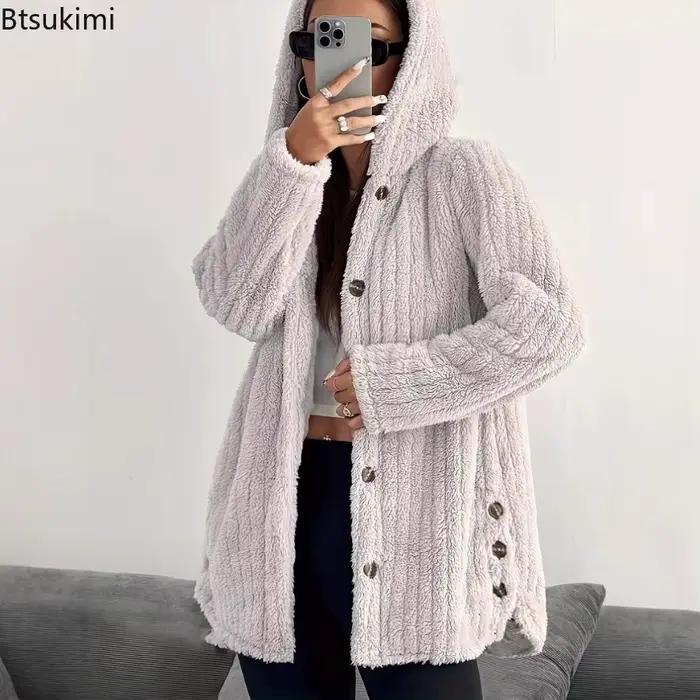 Manteau en fourrure à capuche boutonné