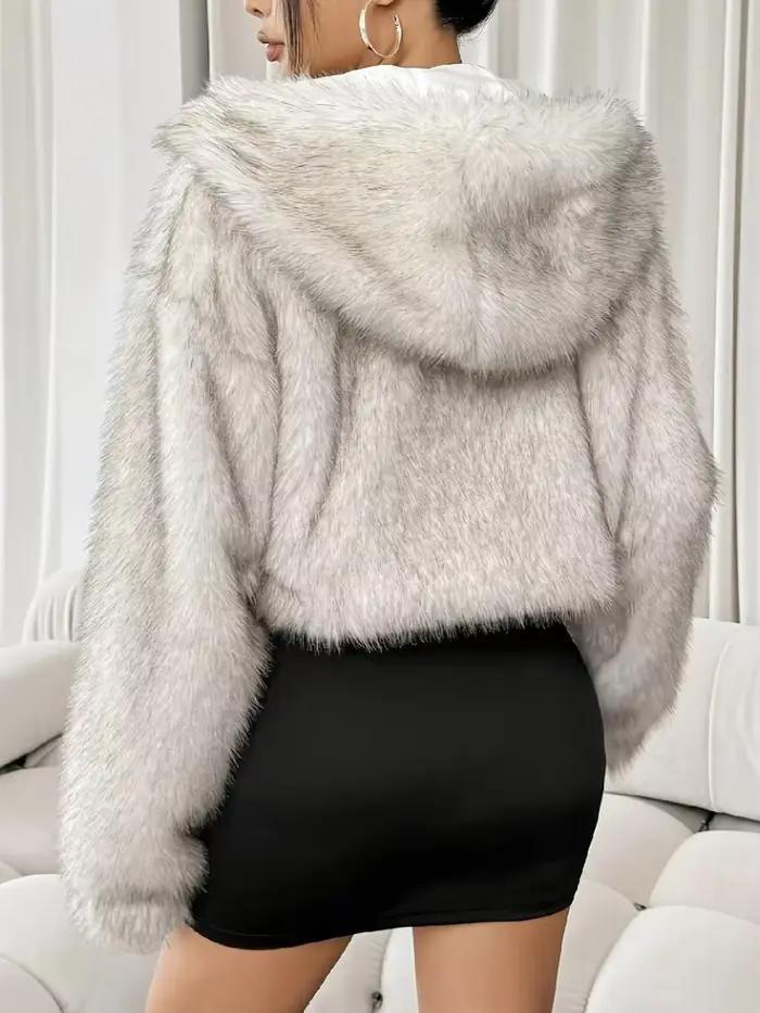 Veste courte en fourrure à capuche pour femme