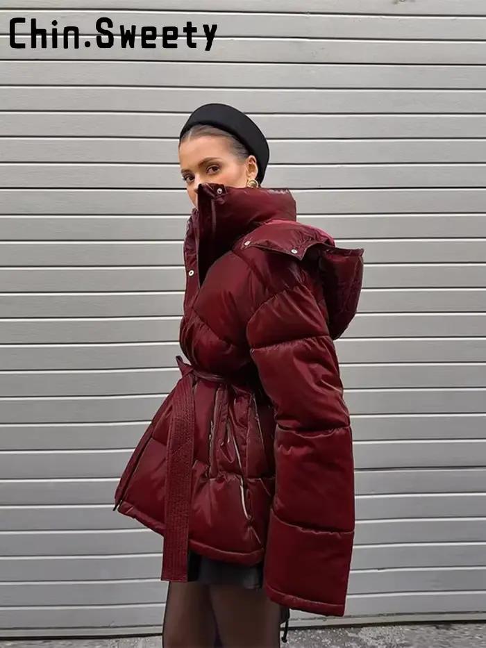 Manteau en coton avec ceinture à revers rouge pour femme
