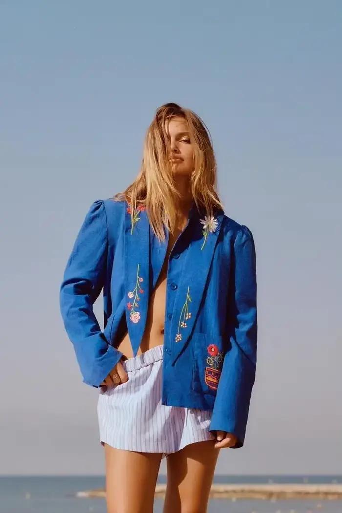 Nouvelle Collection 2026 : Vestes Brodées Bleues pour Femme – Style Vintage, Boutonnage Simple, Col Rond, Manches Longues – Tenues Élégantes et Chics pour Dames