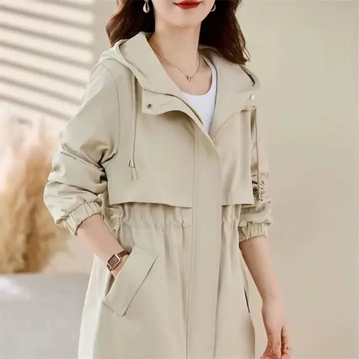 Trench-Coat militaire couleur chameau pour femmes, nouvelle mode printemps automne 2025, coupe cintrée et amincissante, Design à capuche Simple