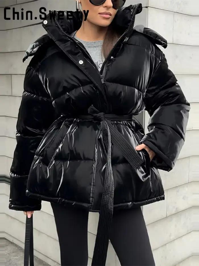 Manteau en coton avec ceinture à revers rouge pour femme