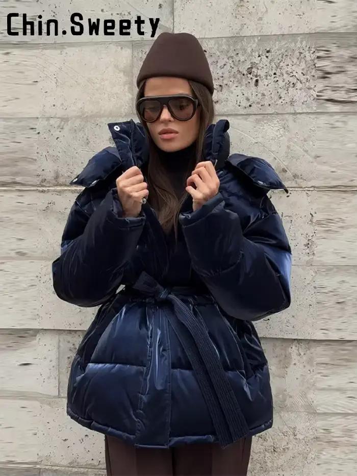 Manteau en coton avec ceinture à revers rouge pour femme