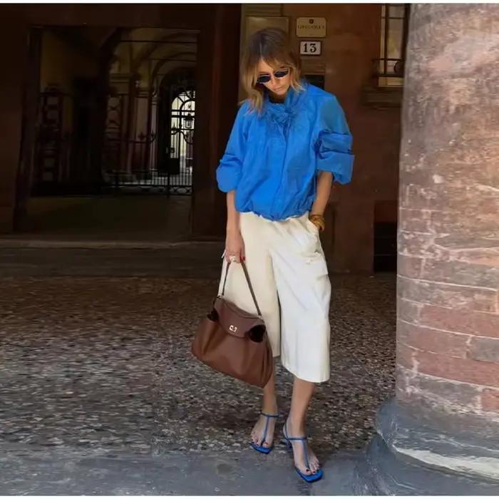 Parka Femme Élégante et Unique en Nylon Bleu à Manches Longues Plissées avec Cordon de Serrage