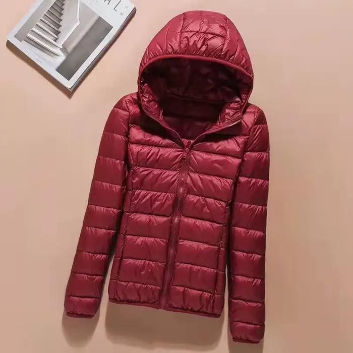 Doudoune courte à capuche pour femme